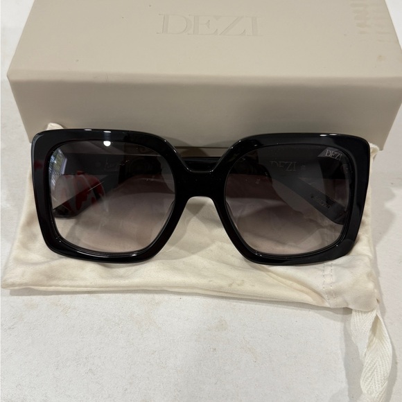 DEZI Accessories - DEZI Oversized Black Sunglasses